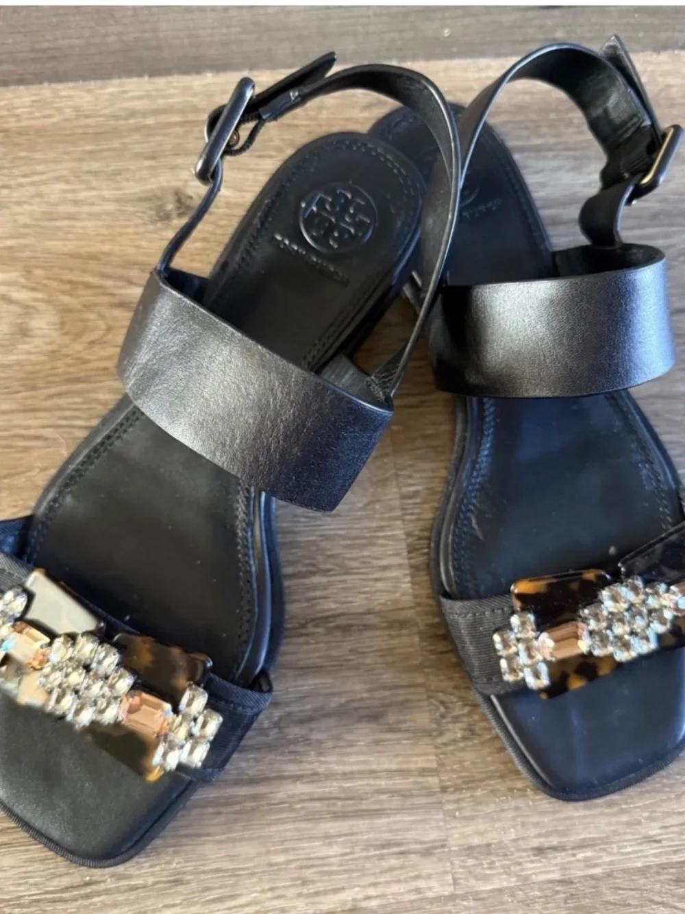 Tory Burch Tortoise & Crystal Embellished Sandals Black Leather Flat Heel Sz 7